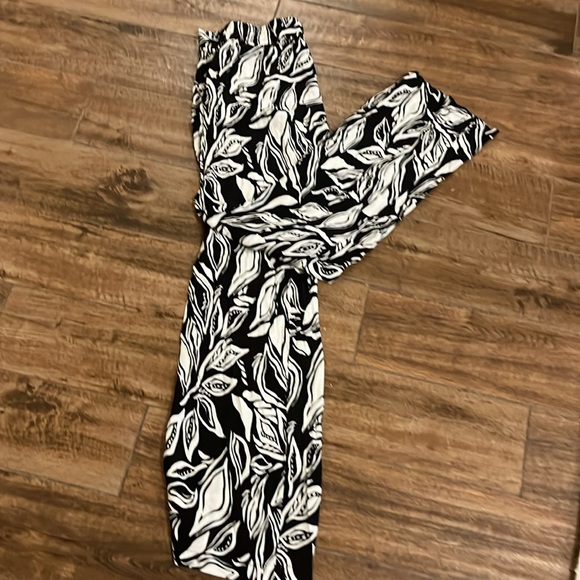 White and black pants - Picture 4 of 4